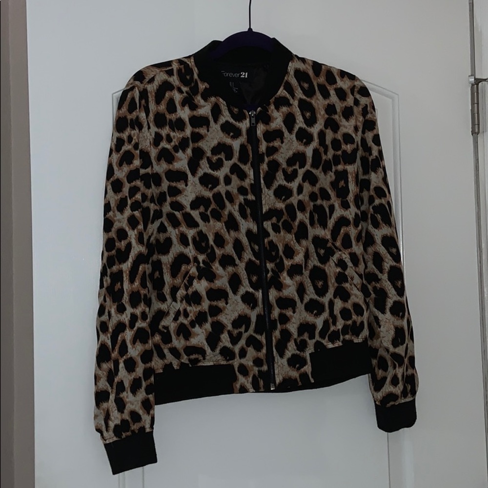 Leopard bomber jacket